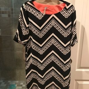 Mono b shift dress in geometric pattern